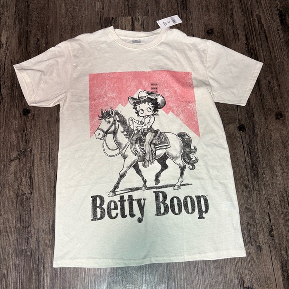 Brisco Tops - Betty Boop White Tee with Red & Black Vintage Graphic- New! Size M Oversized Fit